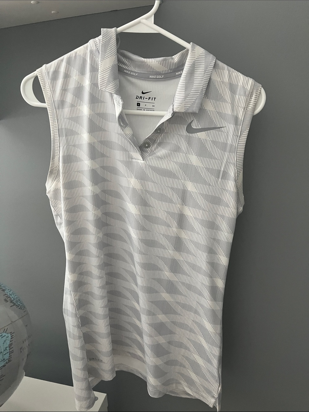 Nike Sleeveless Dri-FIT Golf Polo - White & Light Gray